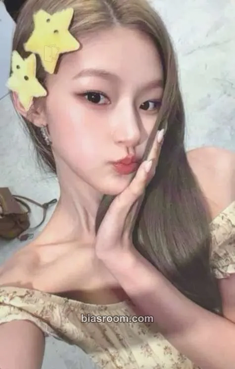 Haneul Who Is She Photocard - KISS OF LIFE - KISS OF LIFE K-pop photocard