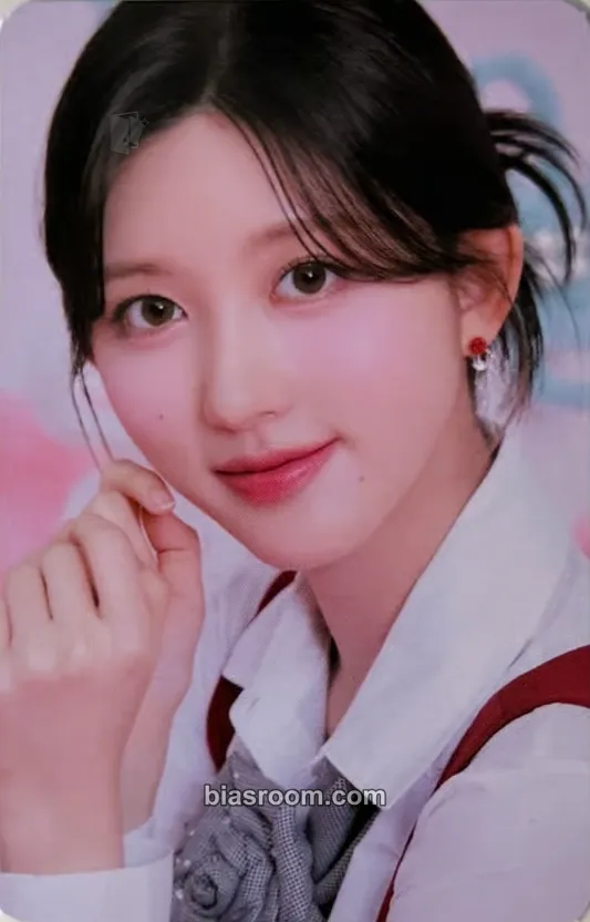 Gaeul IVE SWITCH x LINE FRIENDS POP-UP STORE Photocard - IVE - IVE K-pop photocard