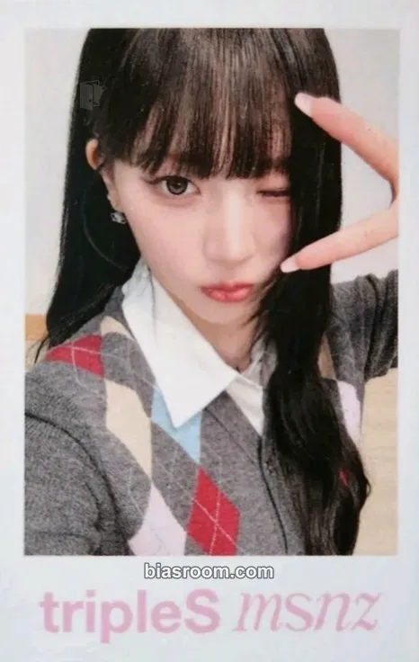 Yeonji Beyond Beauty Photocard - tripleS - tripleS K-pop photocard