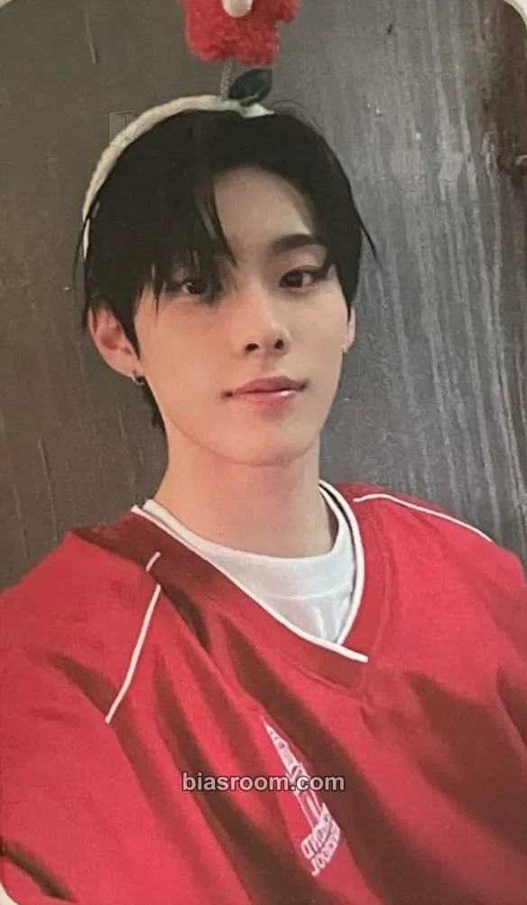 Kyungjun LOVE NEVER DIES Photocard - TNX - TNX K-pop photocard