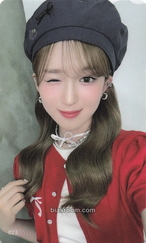 Suzu 2024 ME:ICONIC Sweet Holiday Photocard - ME:I - ME:I K-pop photocard