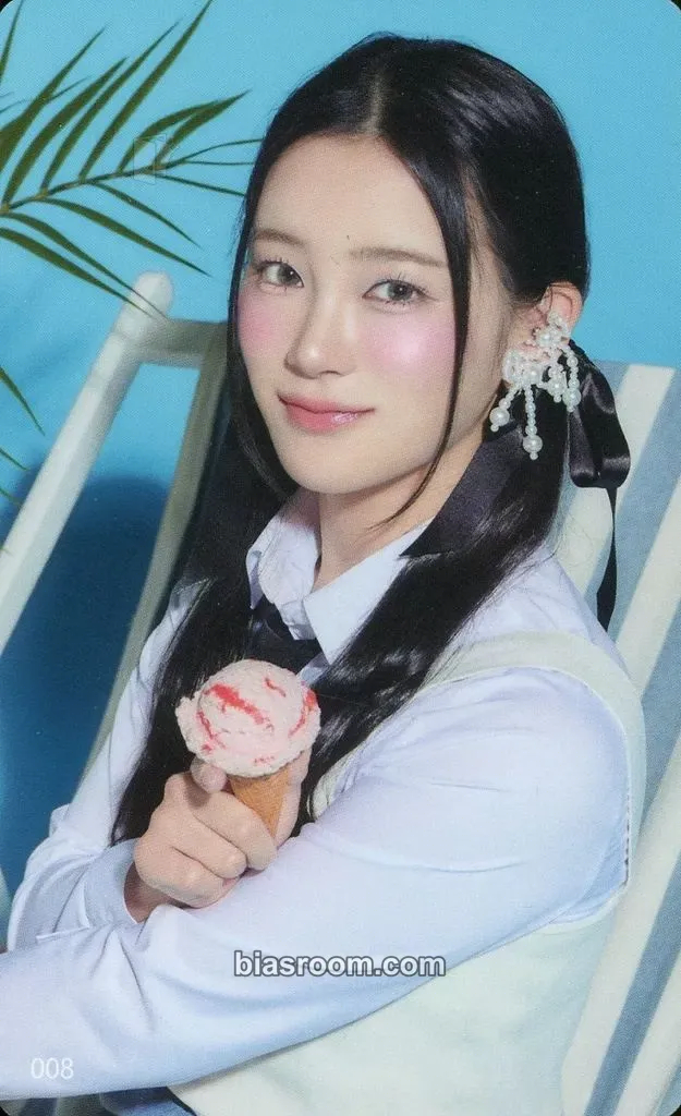 Miu 2024 ME:ICONIC Hi-SUMMER Photocard - ME:I - ME:I K-pop photocard