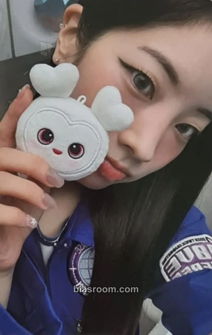 Dahyun 10VE Universe (10th Anniversary) Photocard - TWICE - TWICE K-pop photocard