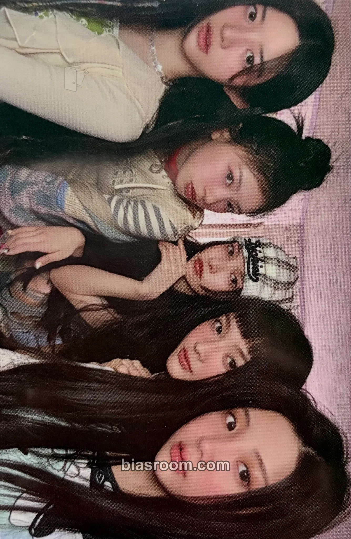 SUPER REAL ME Photocard - ILLIT - ILLIT K-pop photocard