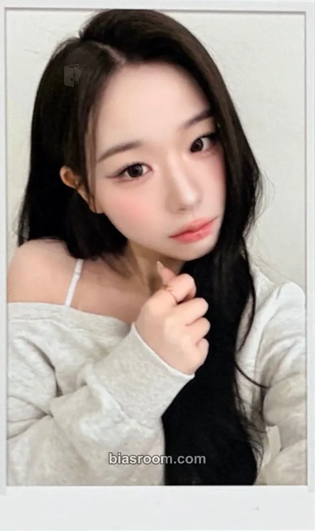 Chaeyeon Beyond Beauty Photocard - tripleS - tripleS K-pop photocard