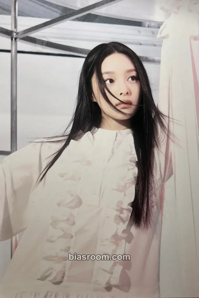 AtHeart - Nahyun - Plot Twist Album postcard album inclusion