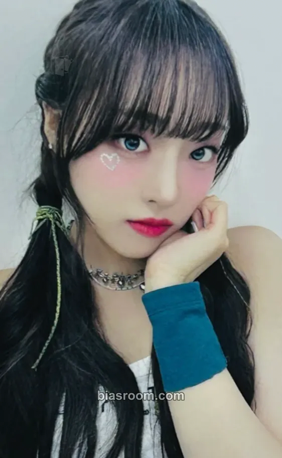 Chloe Sweetie but Saltie Photocard - cignature - cignature K-pop photocard