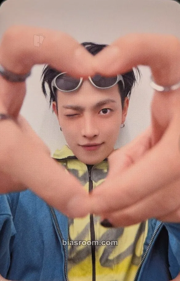 Hongjoong ANITEEZ IN COLOR Photocard - ATEEZ - ATEEZ K-pop photocard