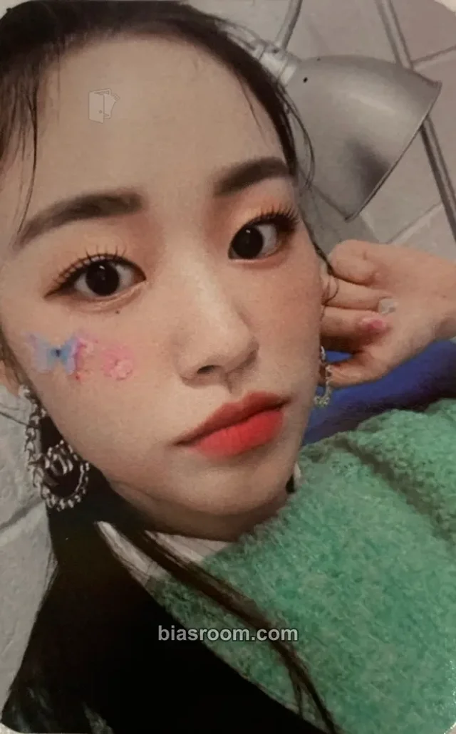 ARTBEAT v - Yubin - Magic Album album photocard