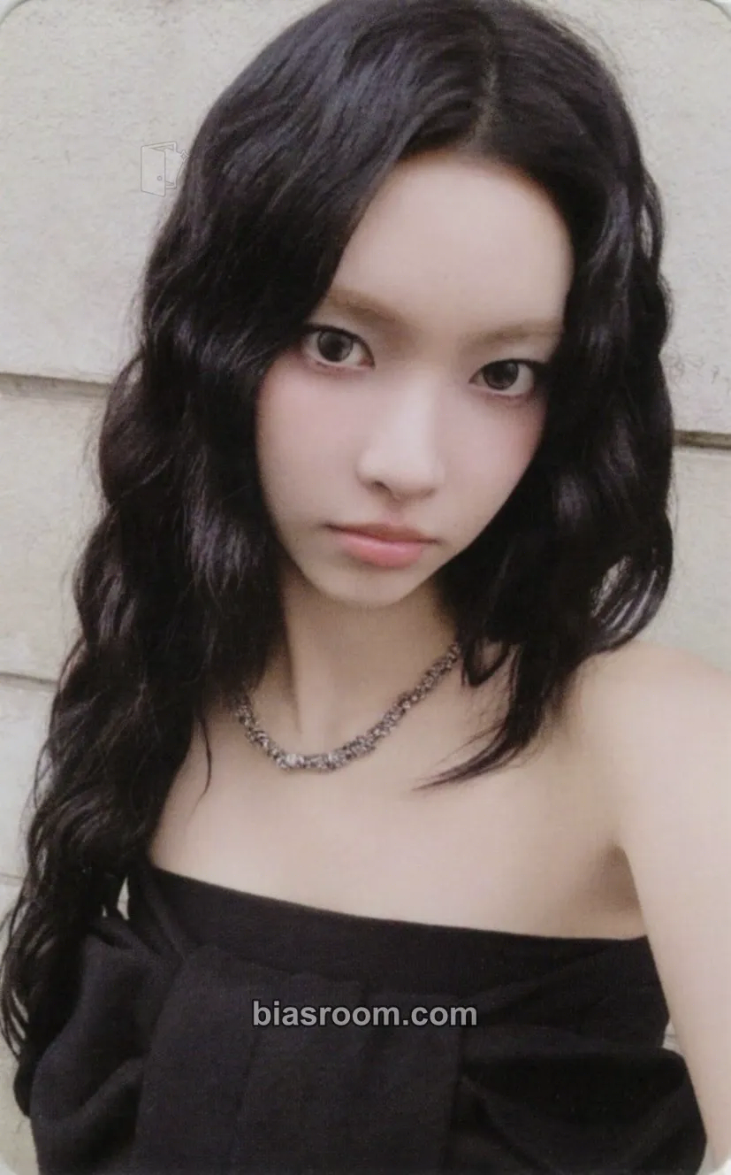 Yunah MAMIHLAPINATAPAI Photocard - ILLIT - ILLIT K-pop photocard