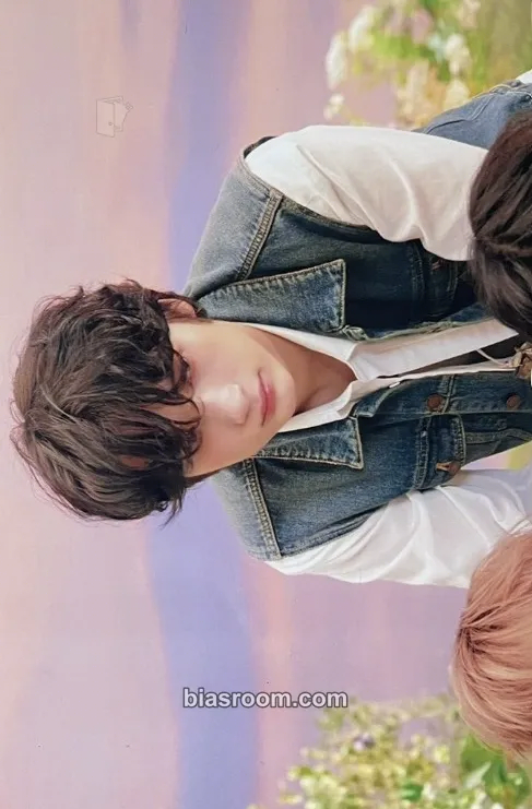 Huening Kai Act: Sweet Mirage Photocard - TOMORROW X TOGETHER - TOMORROW X TOGETHER K-pop photocard