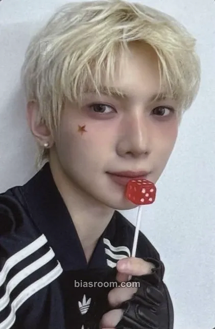 Yeosang ANITEEZ IN COLOR Photocard - ATEEZ - ATEEZ K-pop photocard