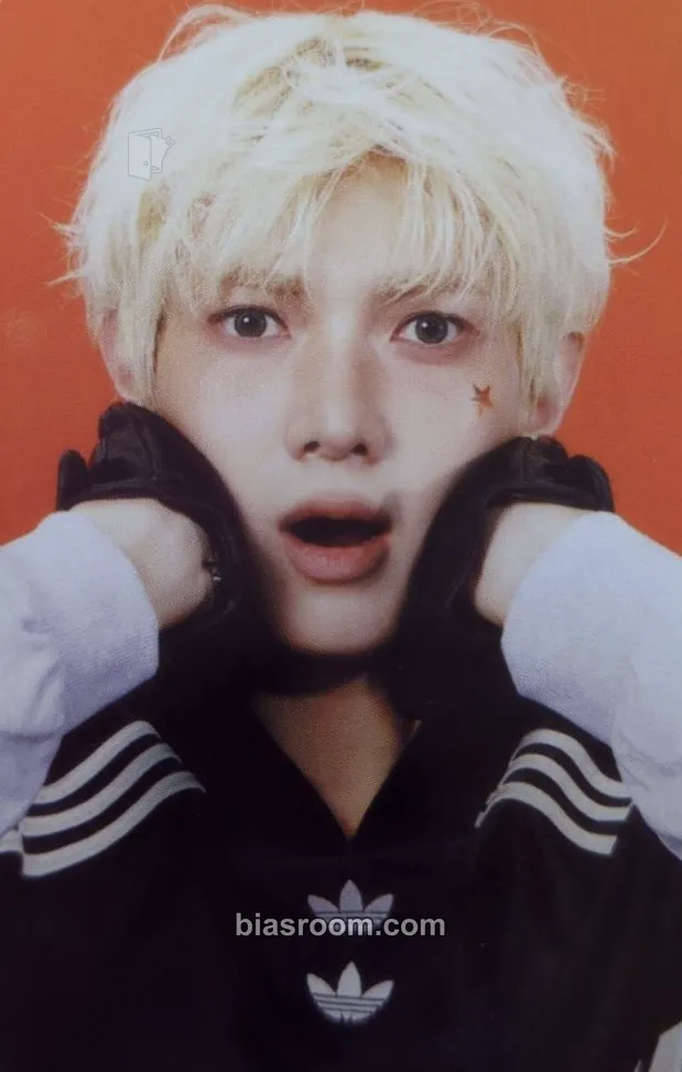 Yeosang ANITEEZ IN COLOR Photocard - ATEEZ - ATEEZ K-pop photocard