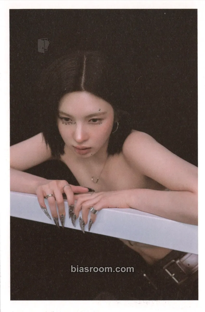 Bae Heavy Serenade Photocard - NMIXX - NMIXX K-pop photocard