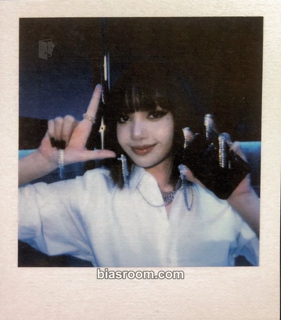 Lisa Lisa ‘LALISA’ Photobook Special Edition Photocard - BLACKPINK - BLACKPINK K-pop photocard