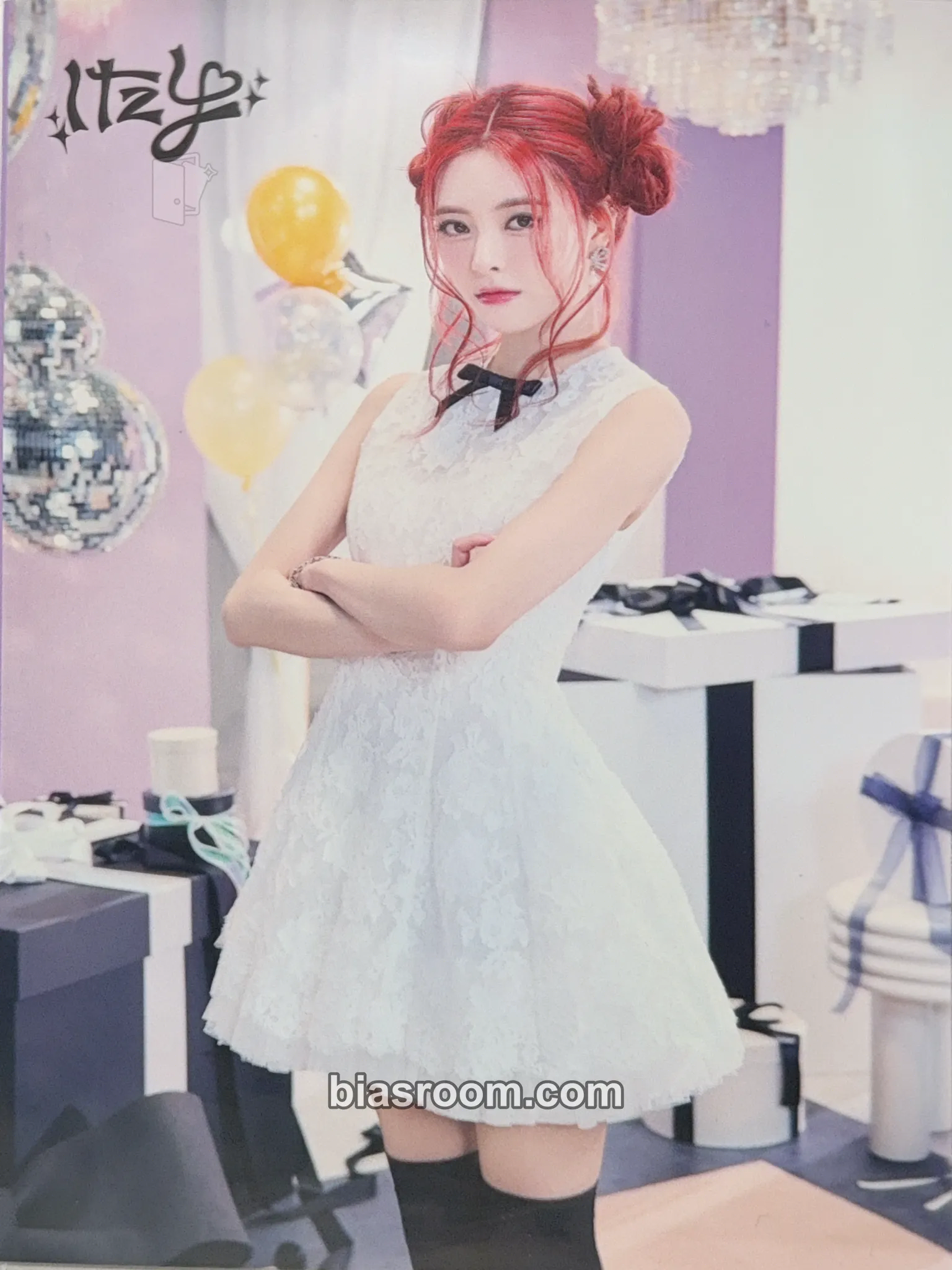 Yuna JYP JAPAN POPUP STORE 2024 Photocard - ITZY - ITZY K-pop photocard