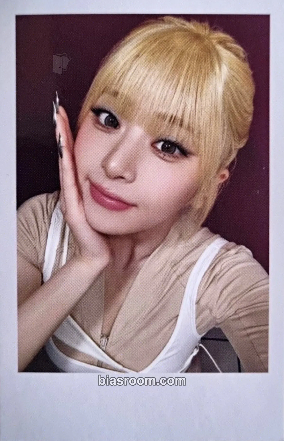 Huh Yunjin PUREFLOW pt.1 Photocard - LE SSERAFIM - LE SSERAFIM K-pop photocard