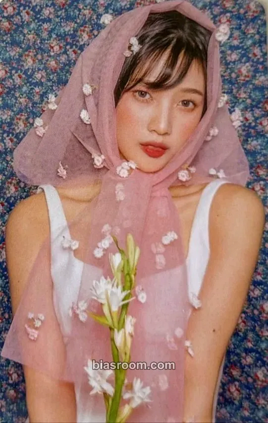 Joy ReVeluv-Baby Party Photocard - Red Velvet - Red Velvet K-pop photocard