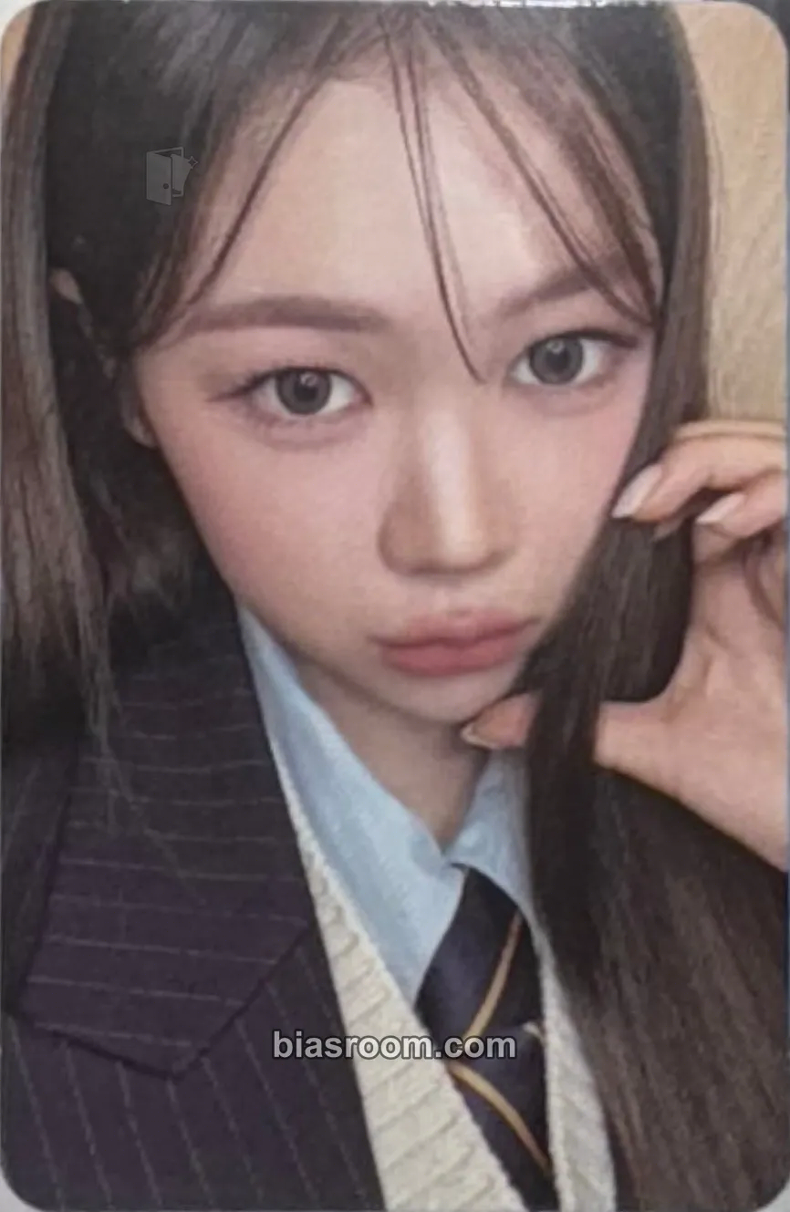Ye-on Hearts2House Photocard - Hearts2Hearts - Hearts2Hearts K-pop photocard