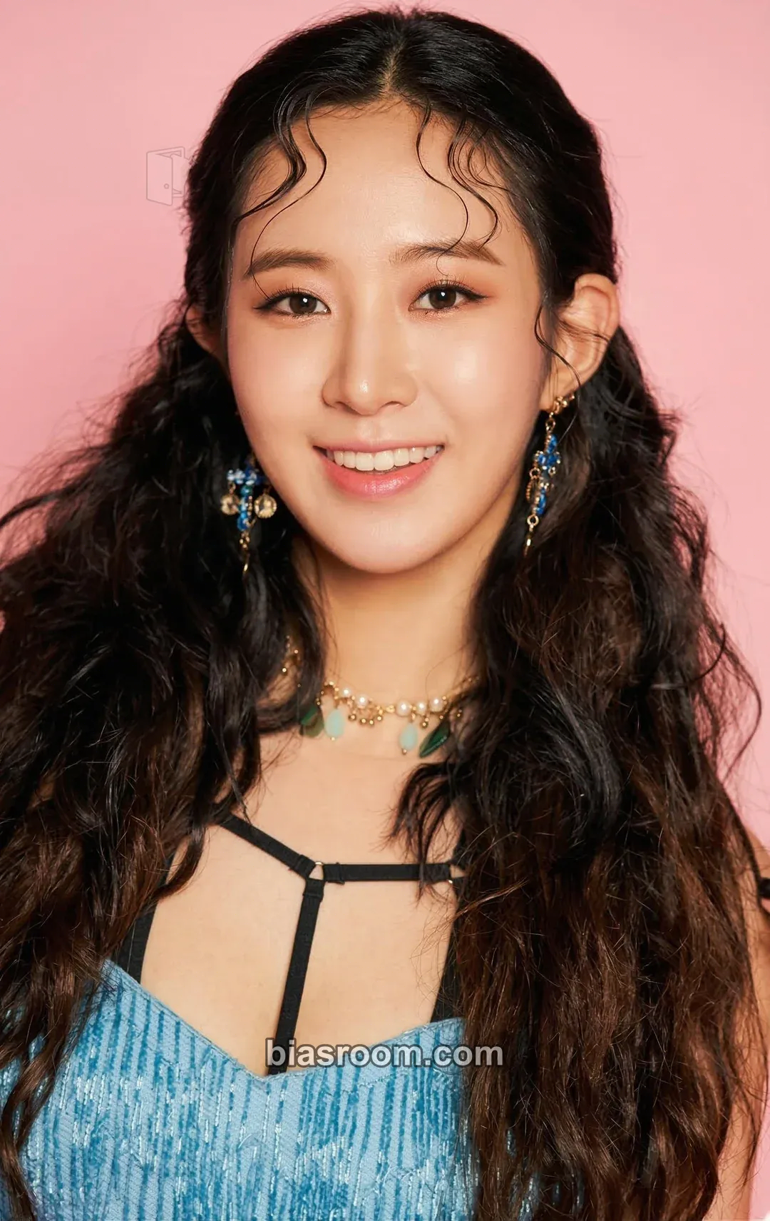 Yuri Holiday to Remember - 10th Anniversary Concert Photocard - Girls' Generation - Girls' Generation K-pop photocard
