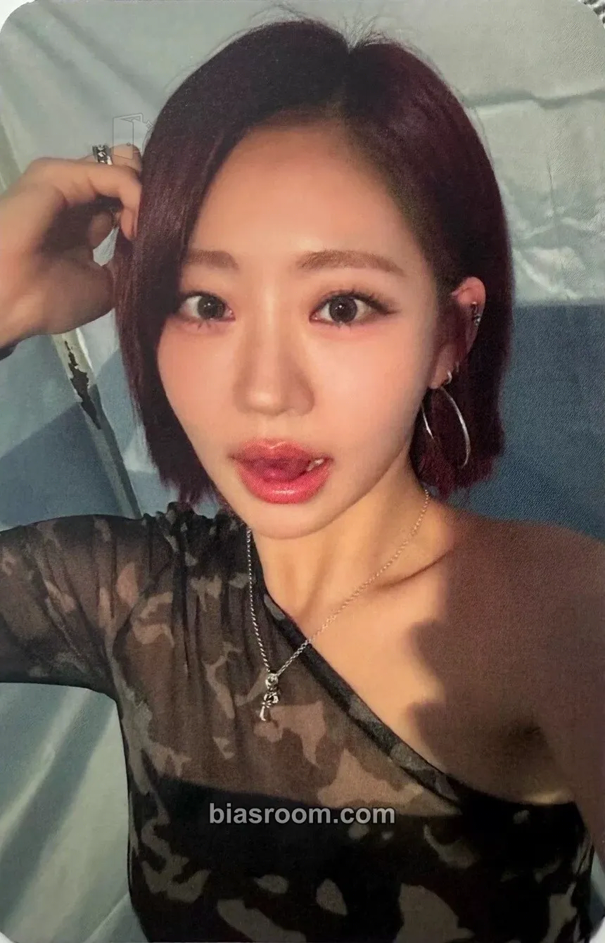 Julie 224 Photocard - KISS OF LIFE - KISS OF LIFE K-pop photocard