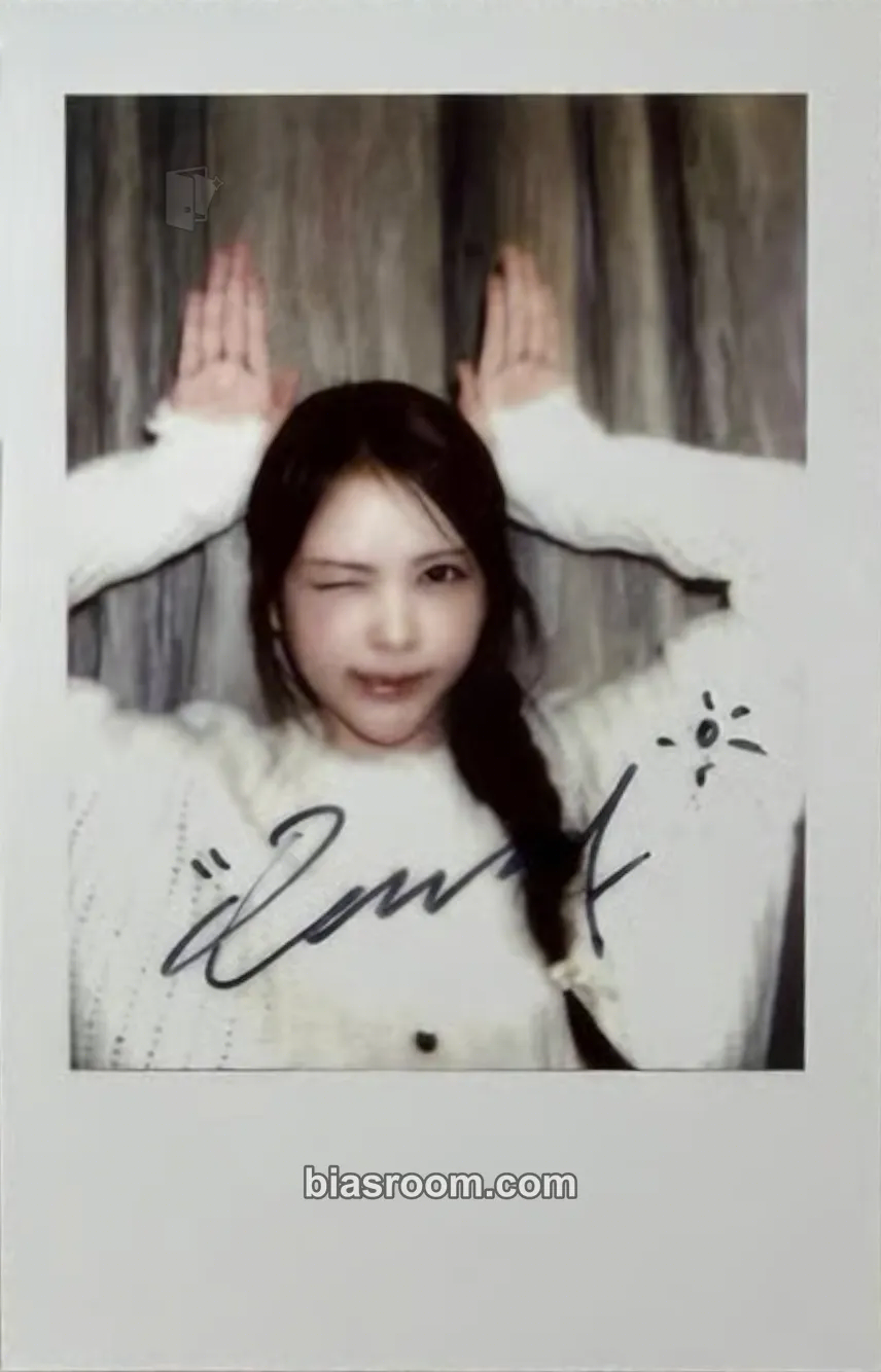 Carmen FOCUS Photocard - Hearts2Hearts - Hearts2Hearts K-pop photocard