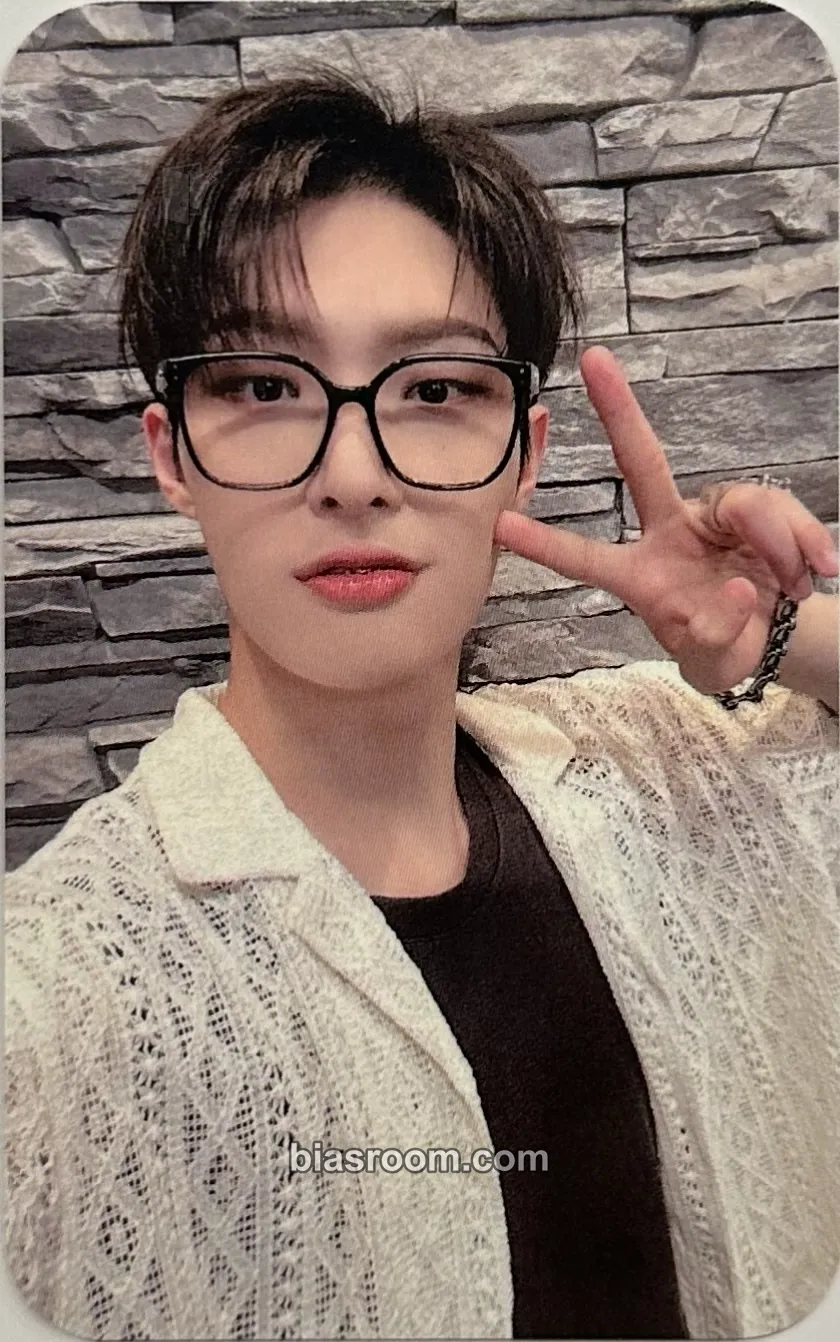 Mingi Golden Hour : Part 1 Work to Live Ver. Photocard - ATEEZ - ATEEZ K-pop photocard