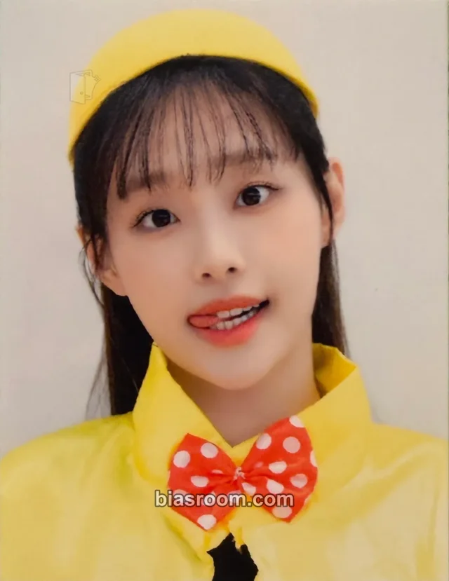 Chuu - Chuu - Howl Album id photo makestar round 4