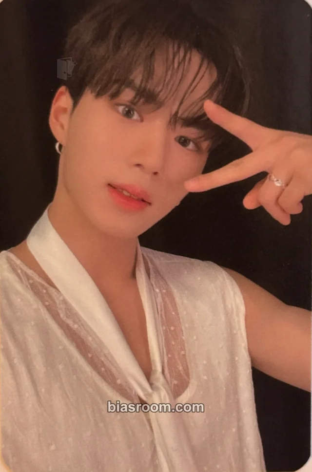 WEi - Junseo - IDENTITY : Action Album album photocard