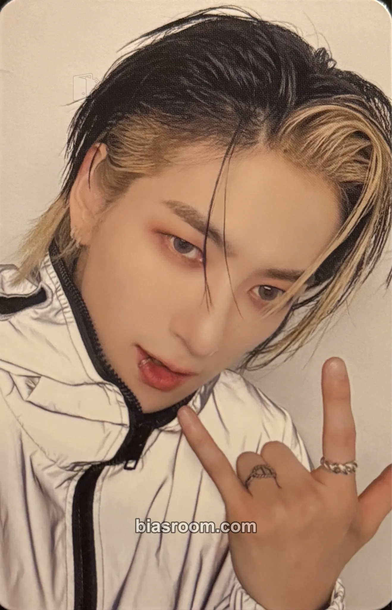 Yoonwoo Chameleon Photocard - TRENDZ - TRENDZ K-pop photocard
