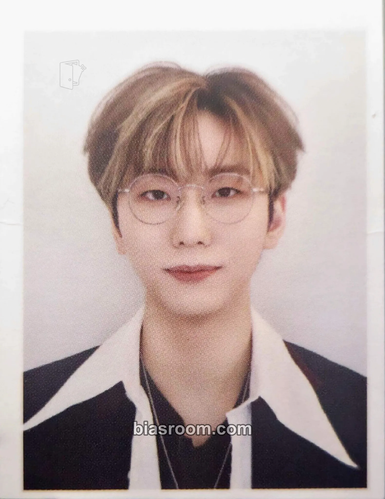 Gunil Official Fanclub 1st Generation Photocard - Xdinary Heroes - Xdinary Heroes K-pop photocard