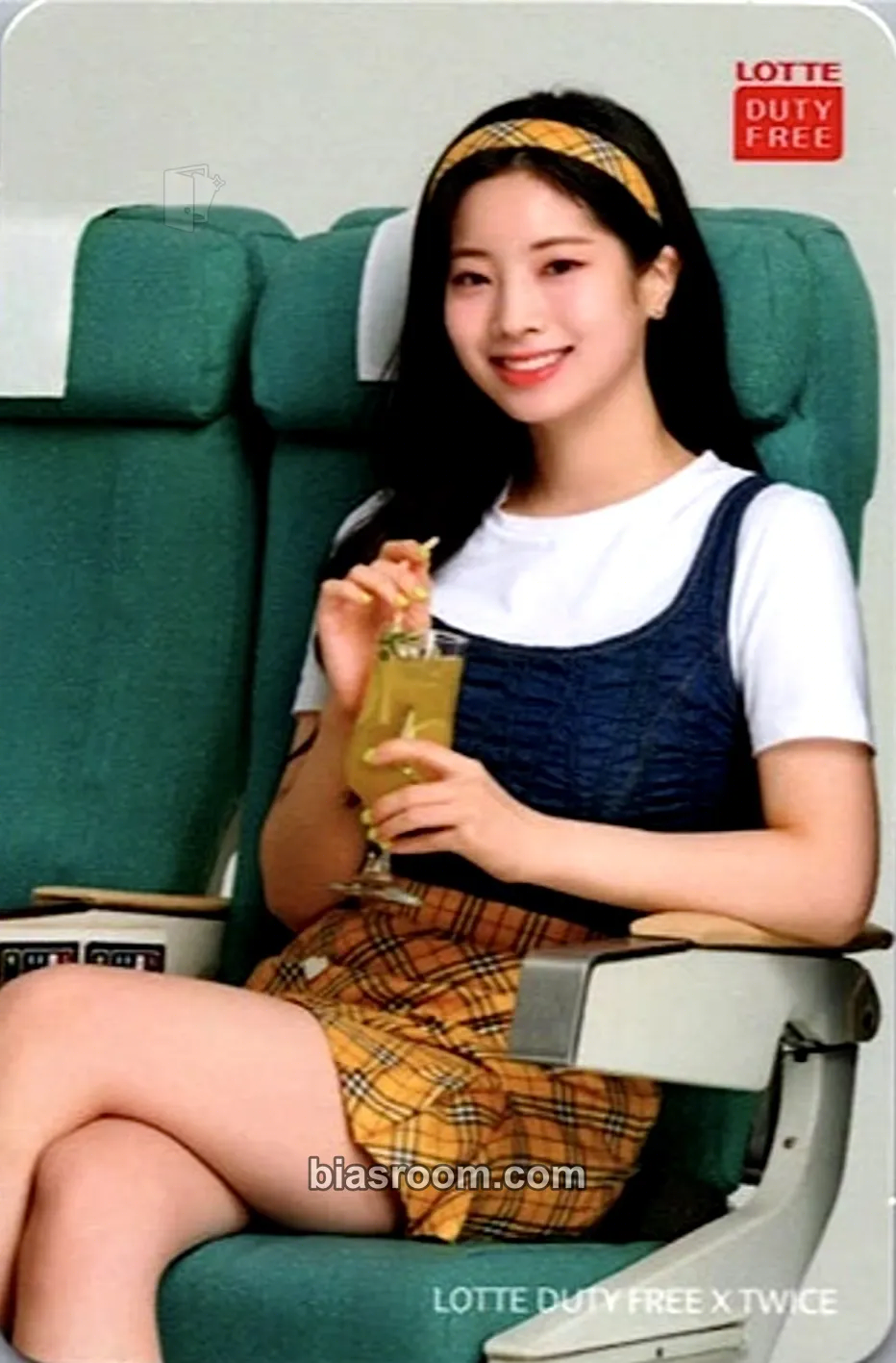 Dahyun TWICE x Lotte Duty Free Family Premier Photocard - TWICE - TWICE K-pop photocard