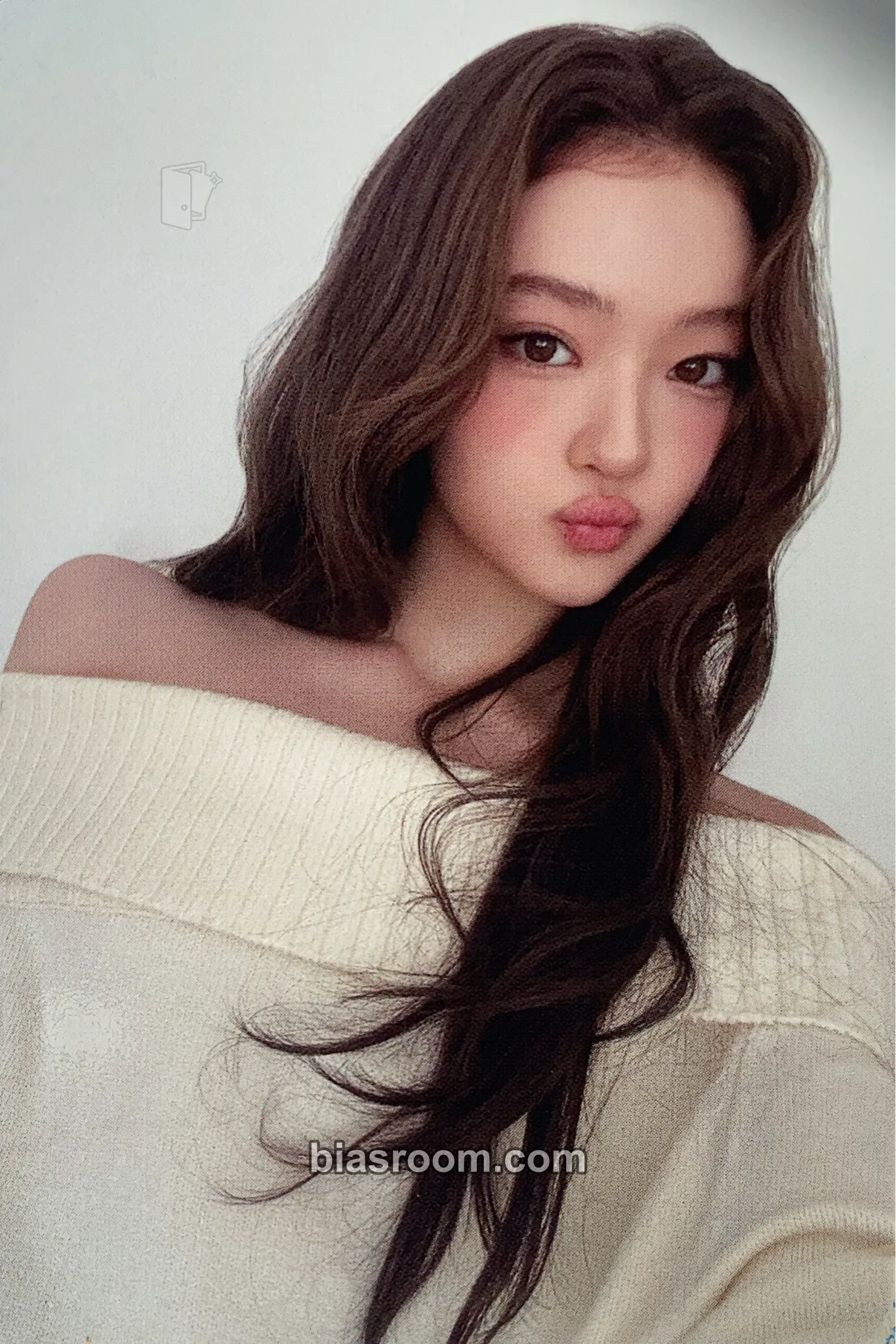 Ella 2026 Season’s Greetings Photocard - MEOVV - MEOVV K-pop photocard
