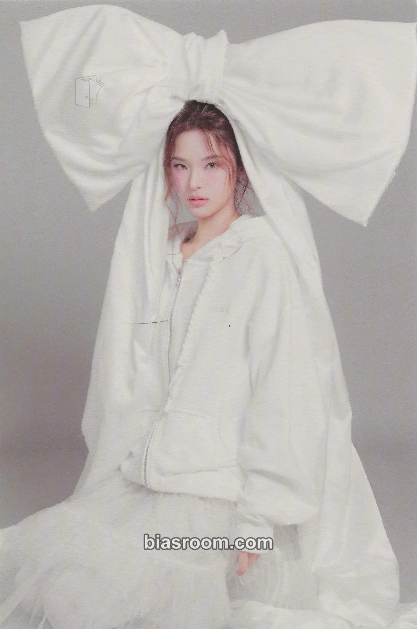 Mai 2026 Season’s Greetings: <365 Knots> Photocard - izna - izna K-pop photocard