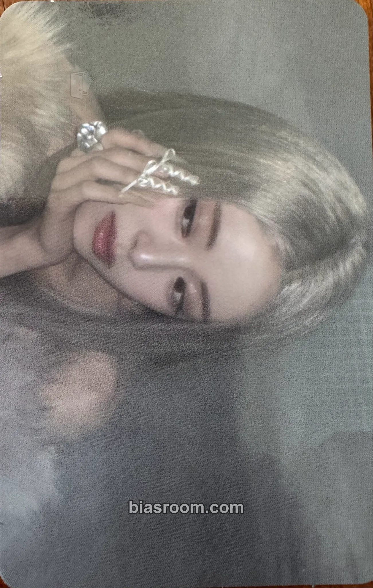 Yuna Ice Cream Photocard - ITZY - ITZY K-pop photocard