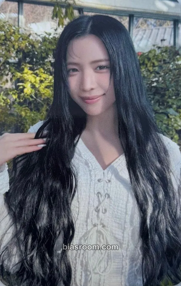 Maya Good Girl But Not For You Photocard - NiziU - NiziU K-pop photocard
