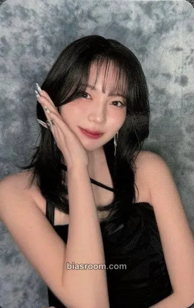 Ayaka Good Girl But Not For You Photocard - NiziU - NiziU K-pop photocard