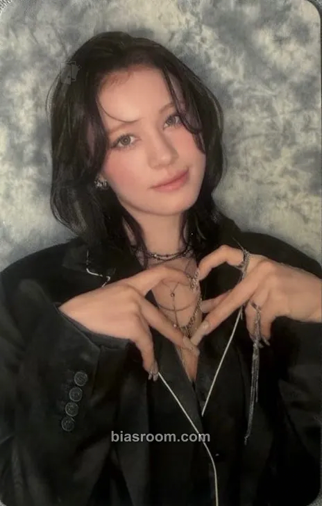 Nina Good Girl But Not For You Photocard - NiziU - NiziU K-pop photocard