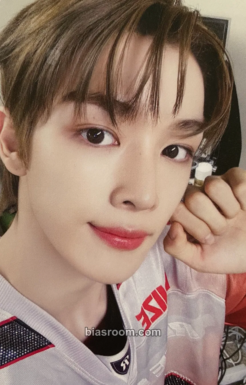 Sungchan RIIZE UP Pop-up Photocard - RIIZE - RIIZE K-pop photocard