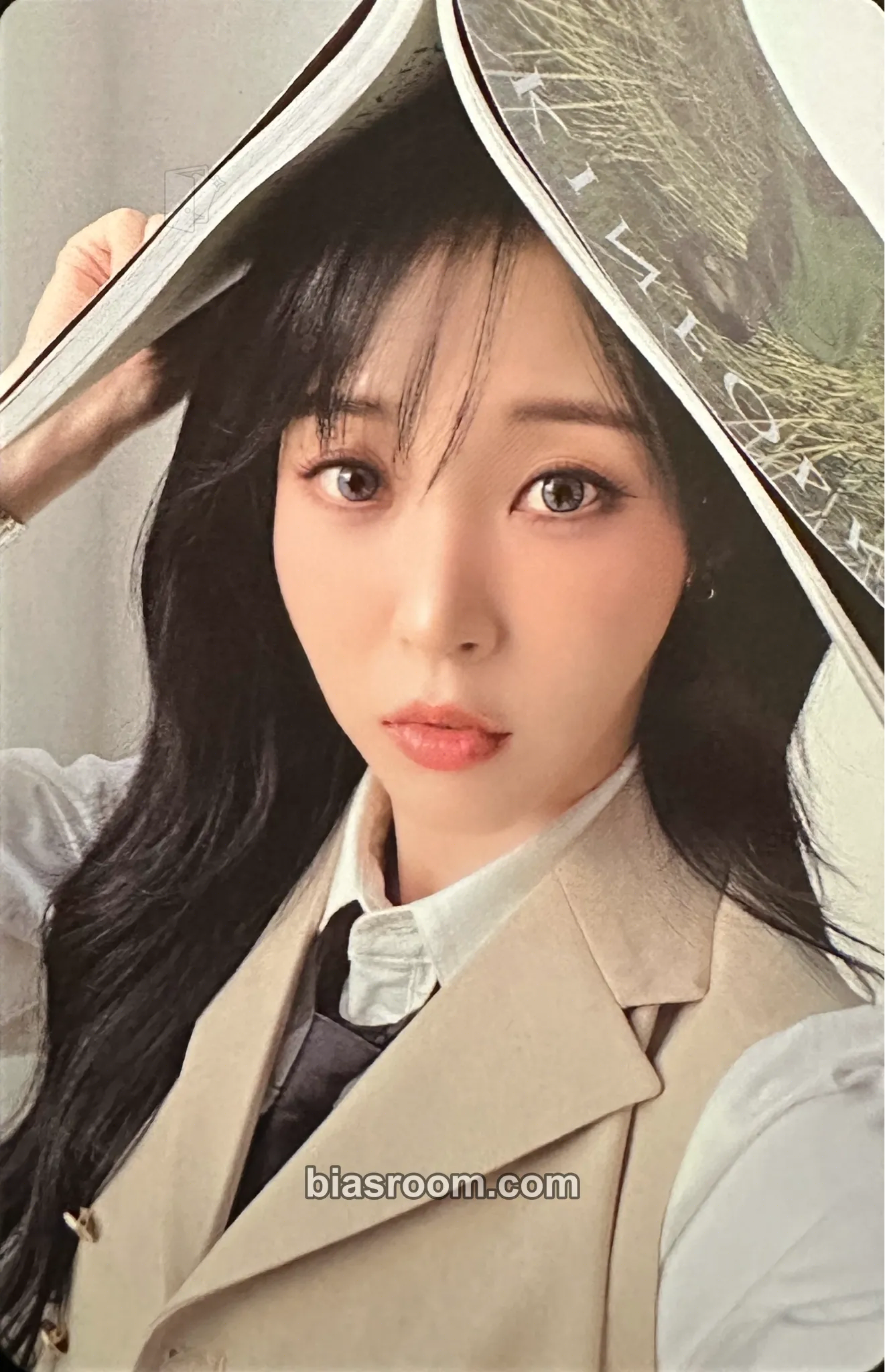 Moonbyul Moonbyul 2026 Season‘s Greetings: Moon Society : The Ton Photocard - MAMAMOO - MAMAMOO K-pop photocard