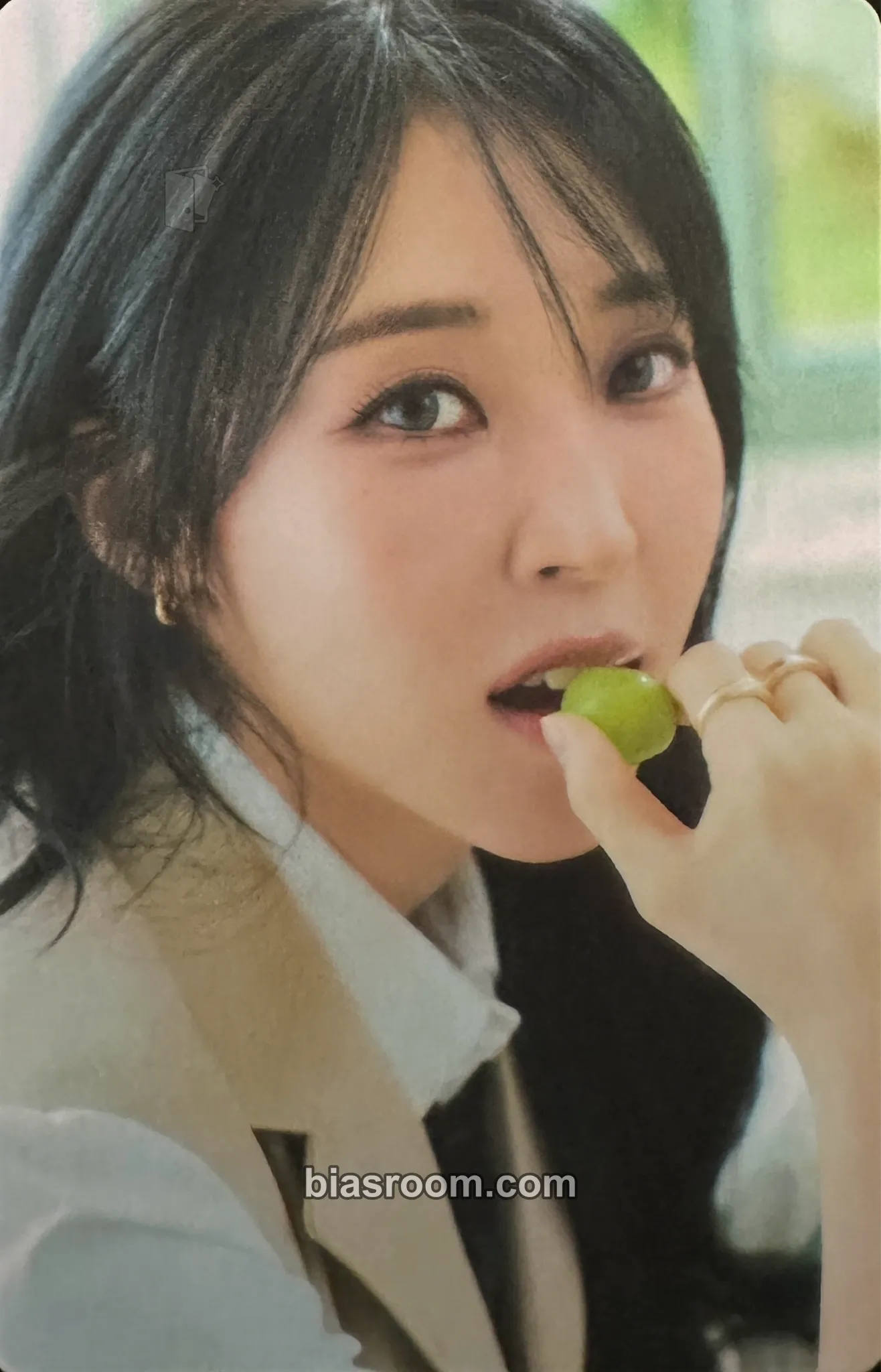 Moonbyul Moonbyul 2026 Season‘s Greetings: Moon Society : The Ton Photocard - MAMAMOO - MAMAMOO K-pop photocard