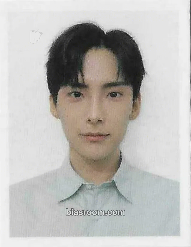Park Junhee A.C.E 2021 Season's Greetings Photocard - A.C.E - A.C.E K-pop photocard