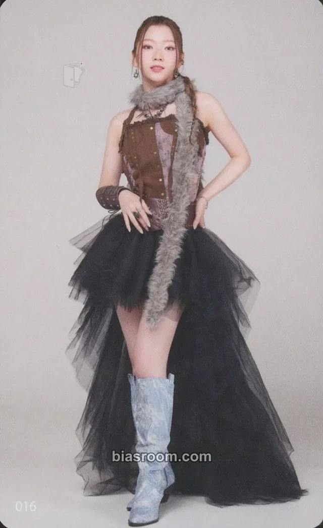 Rino  IS:SUE LAPOSTA 2025 K-pop photocard