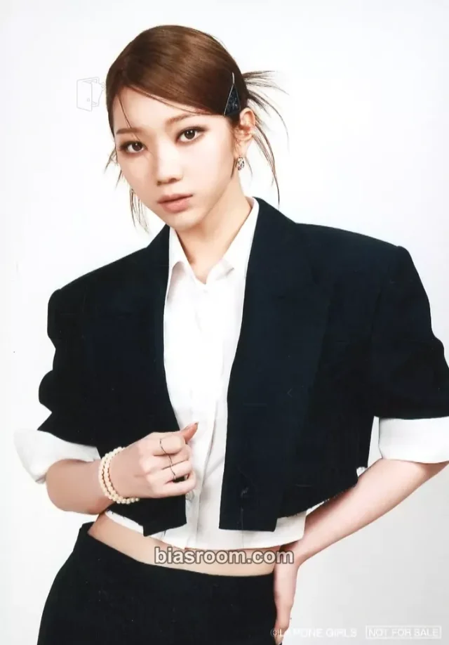 IS:SUE - Rino - 1st IS:SUE Album is:sue official store purchase benefit photo print limited edition B version