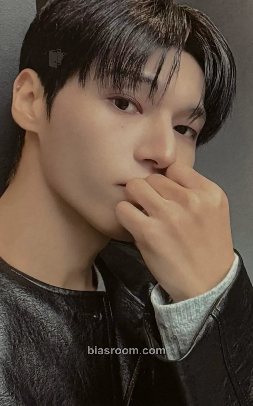 Wooyoung 8ROOM MD Photocard - ATEEZ - ATEEZ K-pop photocard