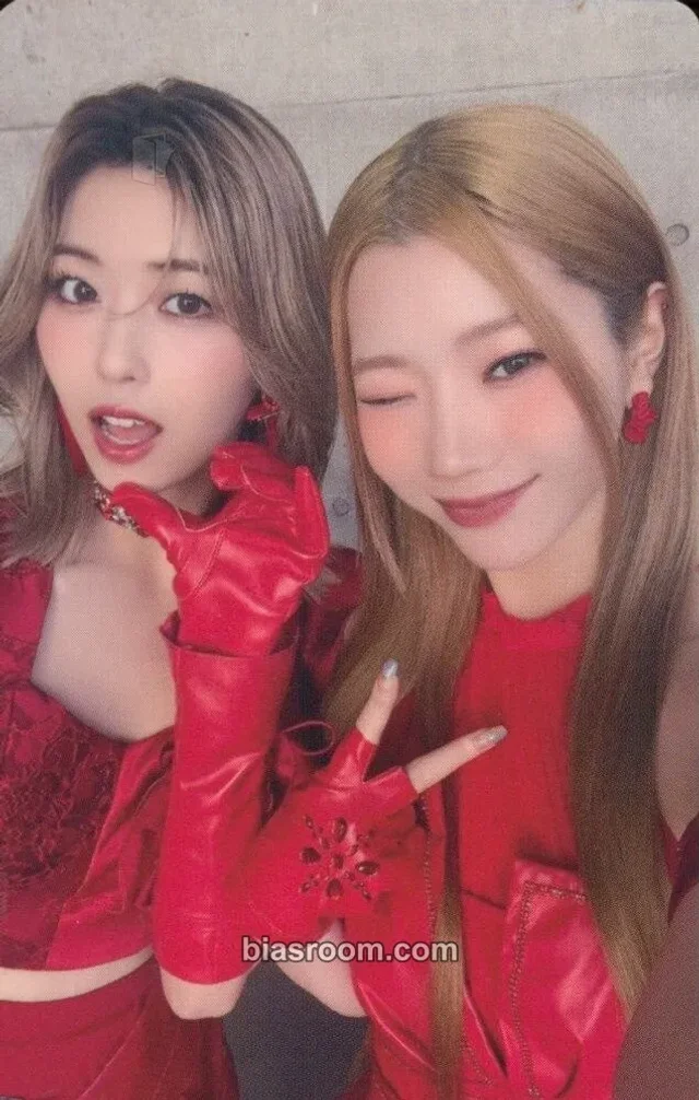 IS:SUE - Yuuki & Rino - THE 2ND IS:SUE ASSEMBLE <The Scarlet Anniversary> Event trading card unit photocard