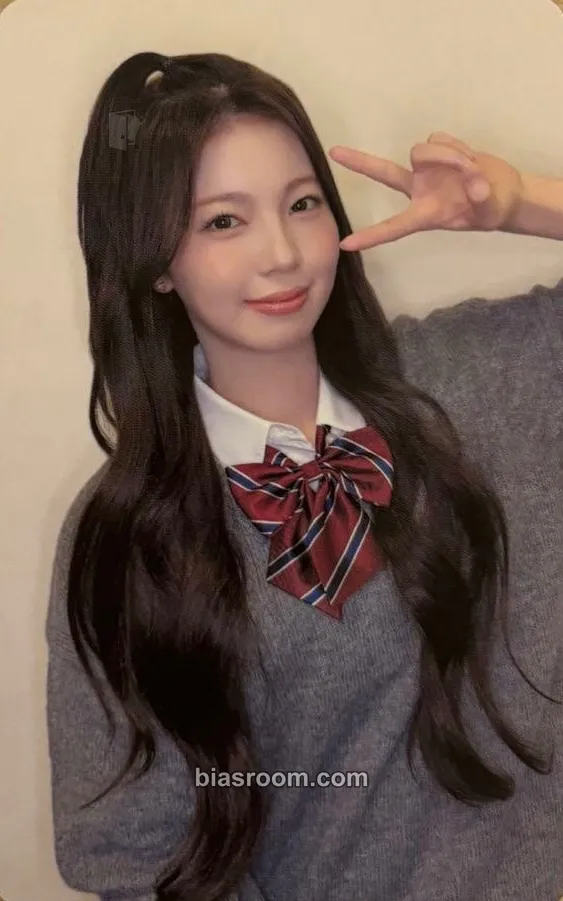 Ayaka Good Girl But Not For You Photocard - NiziU - NiziU K-pop photocard