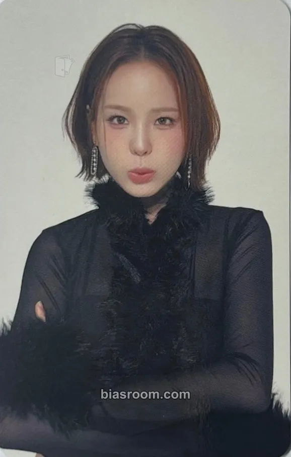 Mako Good Girl But Not For You Photocard - NiziU - NiziU K-pop photocard