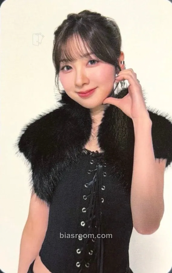 Miihi Good Girl But Not For You Photocard - NiziU - NiziU K-pop photocard