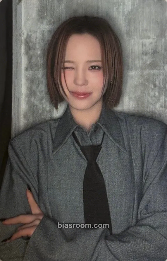 Mako Good Girl But Not For You Photocard - NiziU - NiziU K-pop photocard